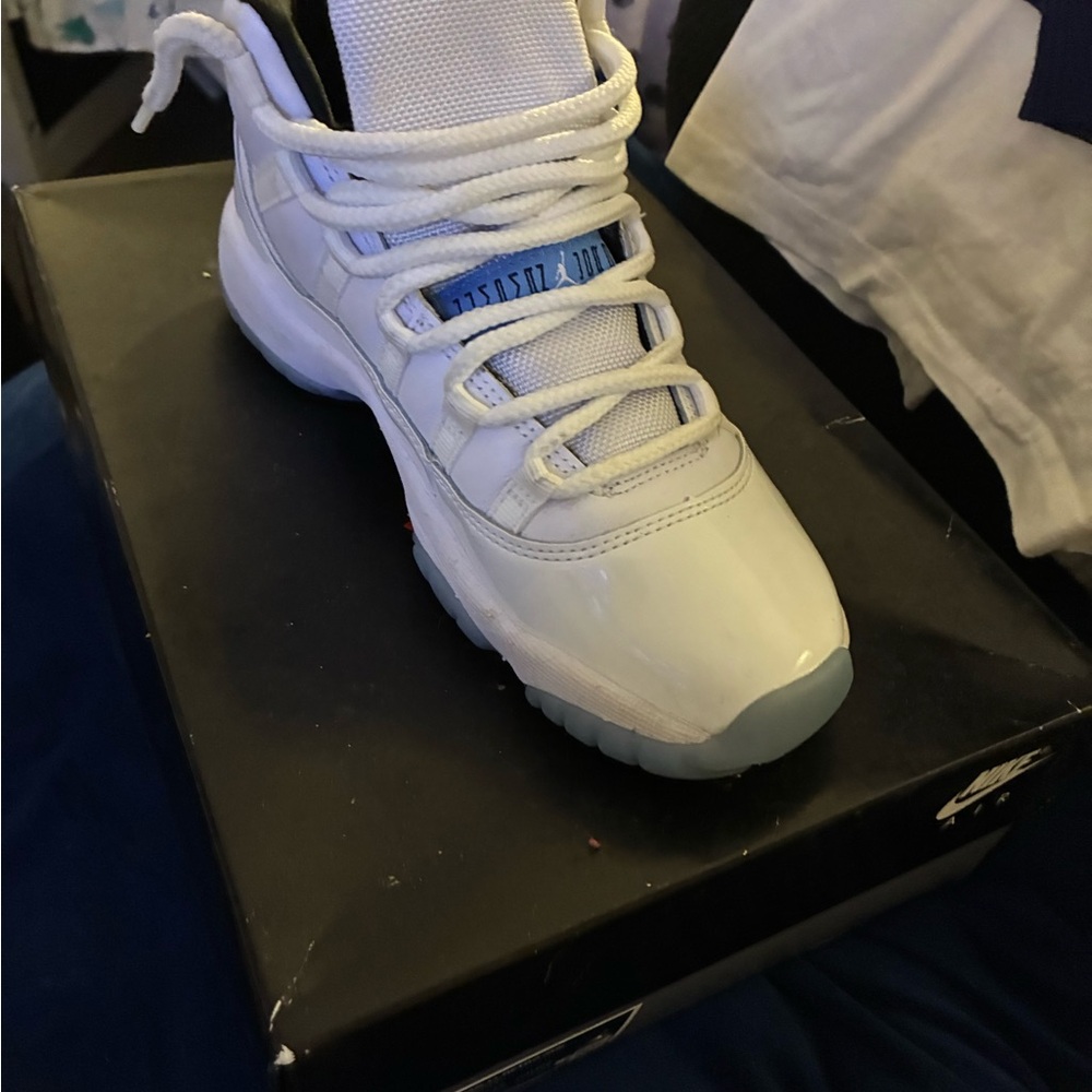 Jordan Kids Sneakers in White and Light Blue